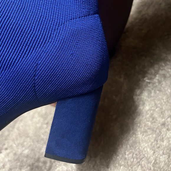 Size 10, cobalt blue 2” heel, pull on, stretch boot, large calf friendly!!! - Picture 2 of 9
